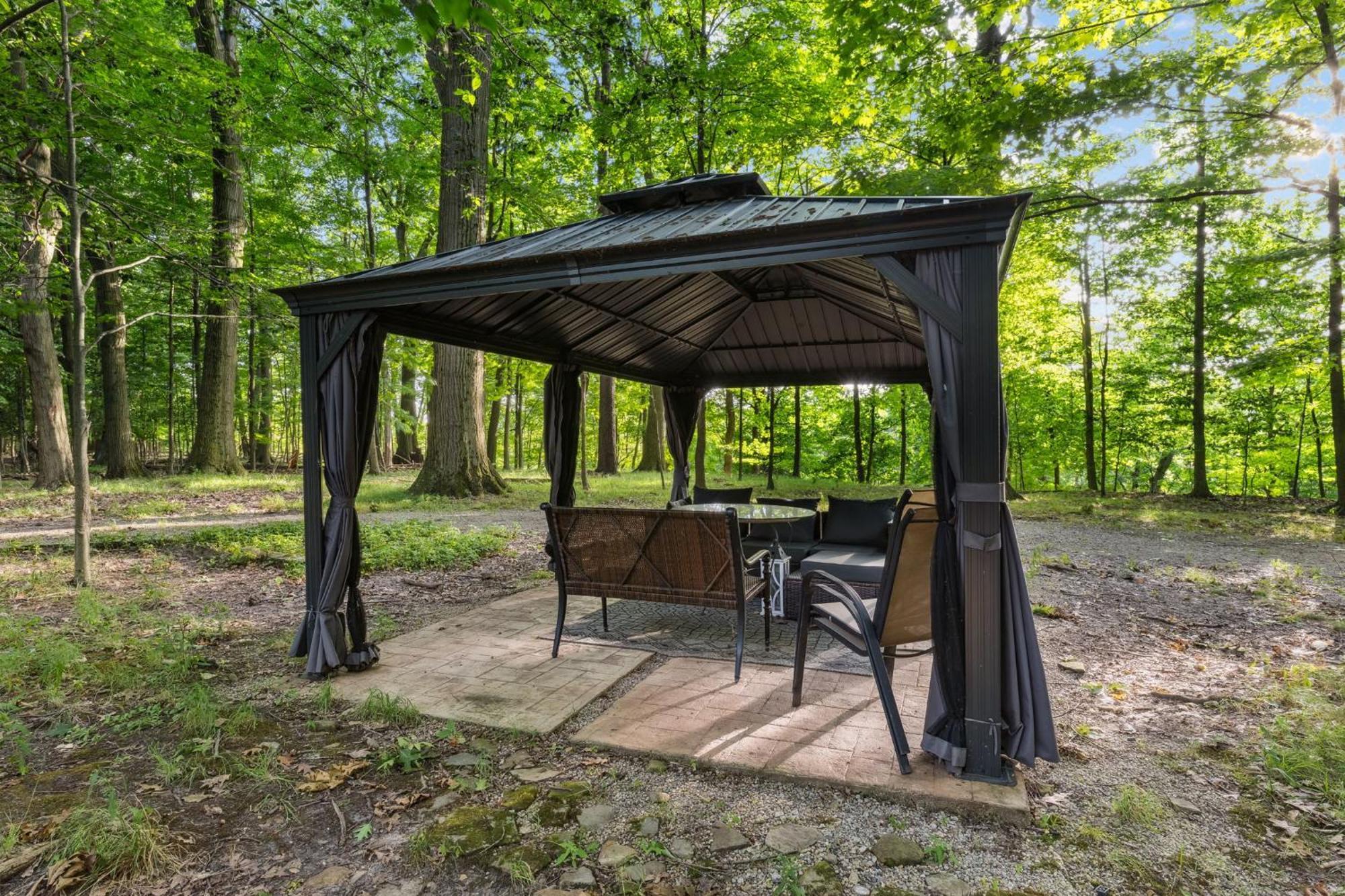 Log Cabin - Natures Oasis - Fire Pit & Gazebo Cleveland Eksteriør billede